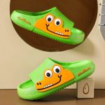 chausson doux pour enfant crocodile