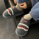 chaussons douillets requin