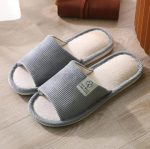 chaussure d'intérieur en velours côtelé