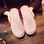 chaussure en cuir pour le salon