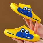 claquette enfant confortable en crocodile