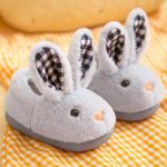 pantoufle enfant en forme de lapin