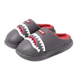 pantoufles en peluche requin