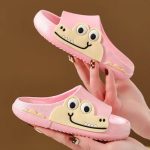 sandale enfant motif crocodile